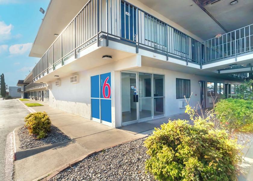 Texas Del Rio Exterior Detail