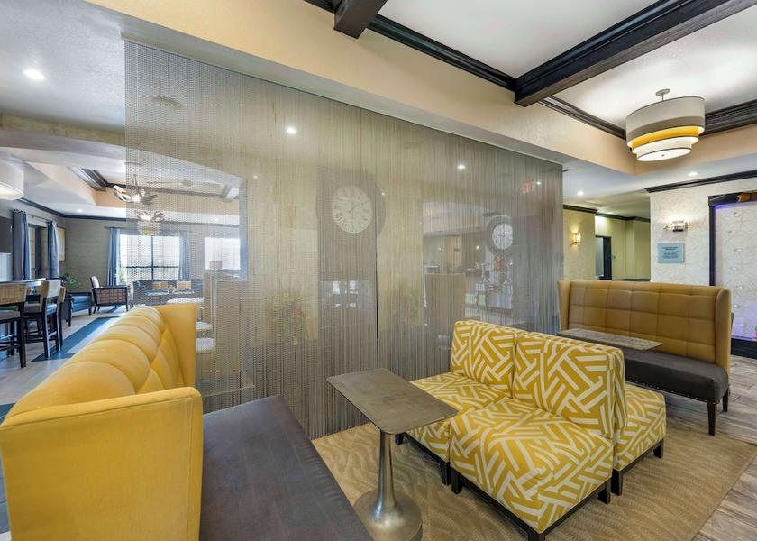 Kansas Garden City Lobby