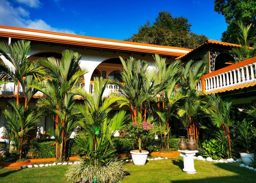 Puntarenas Quepos Facade