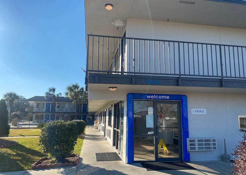 Mississippi Gulfport Entrance