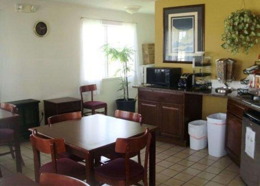 Kansas Goddard Breakfast Area