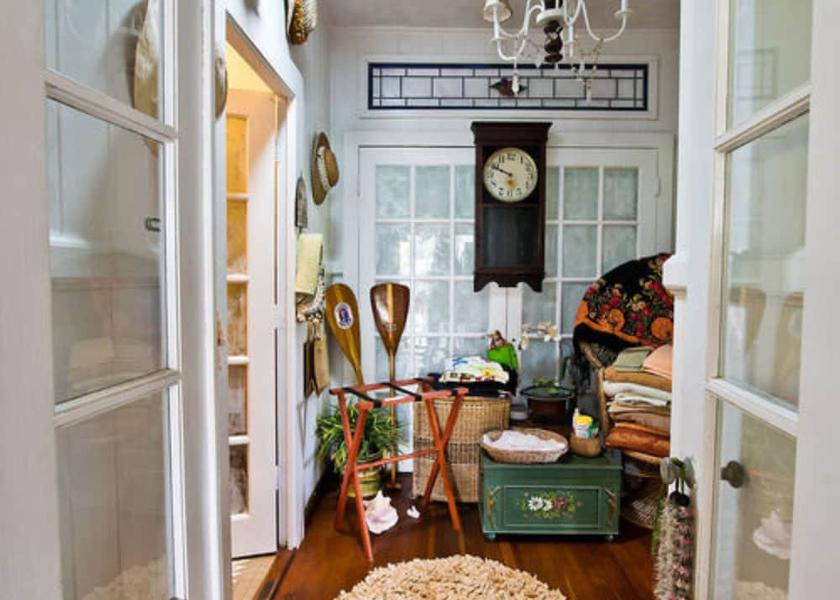 Hawaii Hilo Interior Entrance