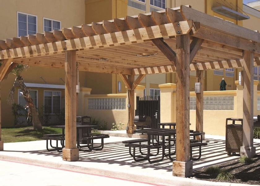 Texas Cotulla Exterior Detail