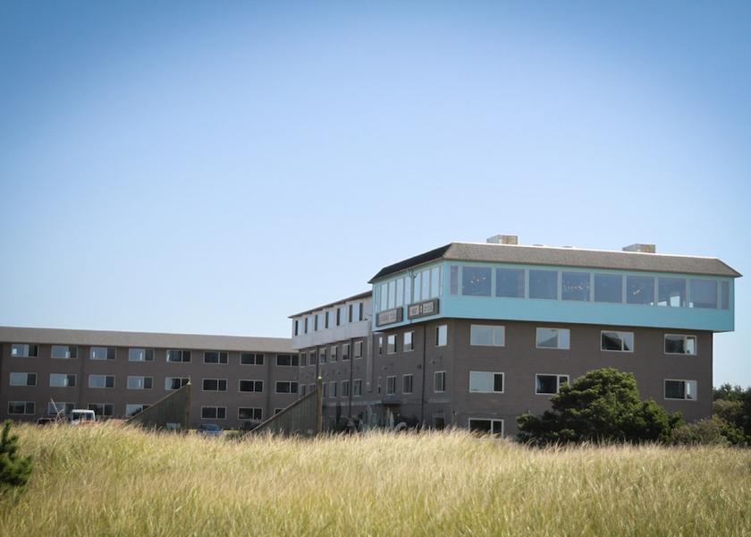 Washington Long Beach Exterior Detail