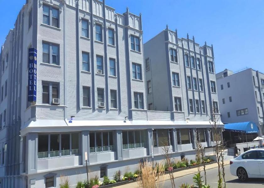 California Long Beach Exterior Detail