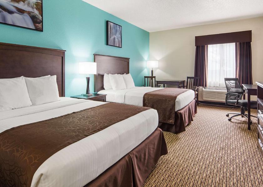 Alabama Decatur 2 queen beds, nonsmoking