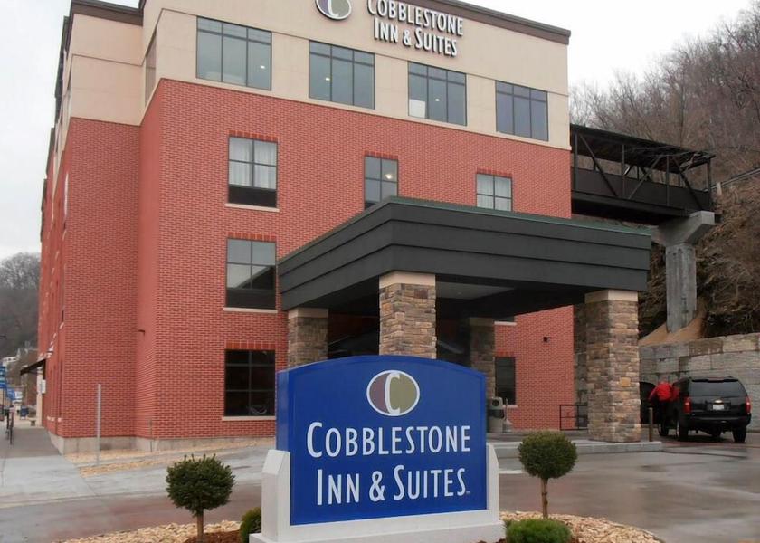 Michigan Marquette Facade