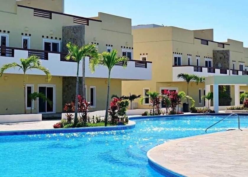 Bay Islands Roatan Pool