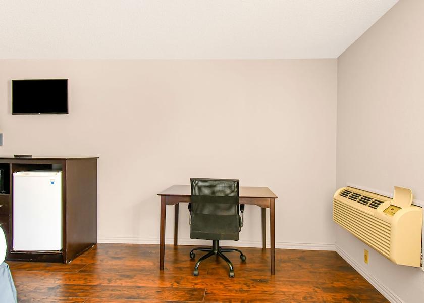 Texas Irving Room amenity