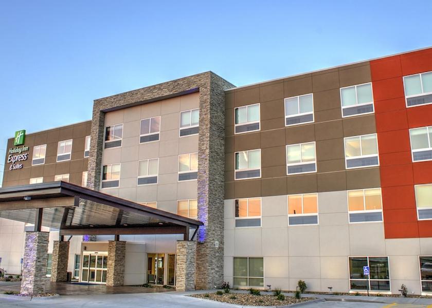 Iowa Spencer Exterior Detail