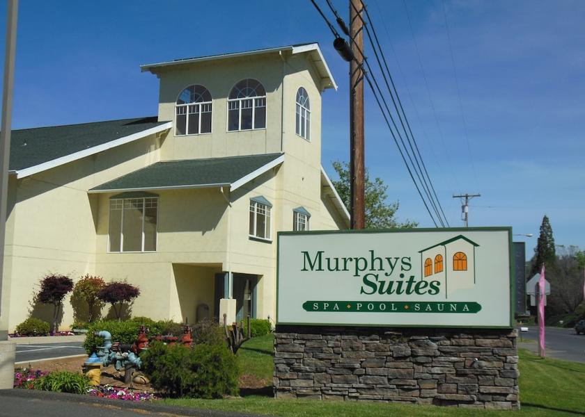 California Murphys Exterior Detail