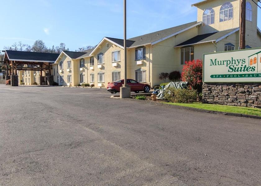 California Murphys Exterior Detail