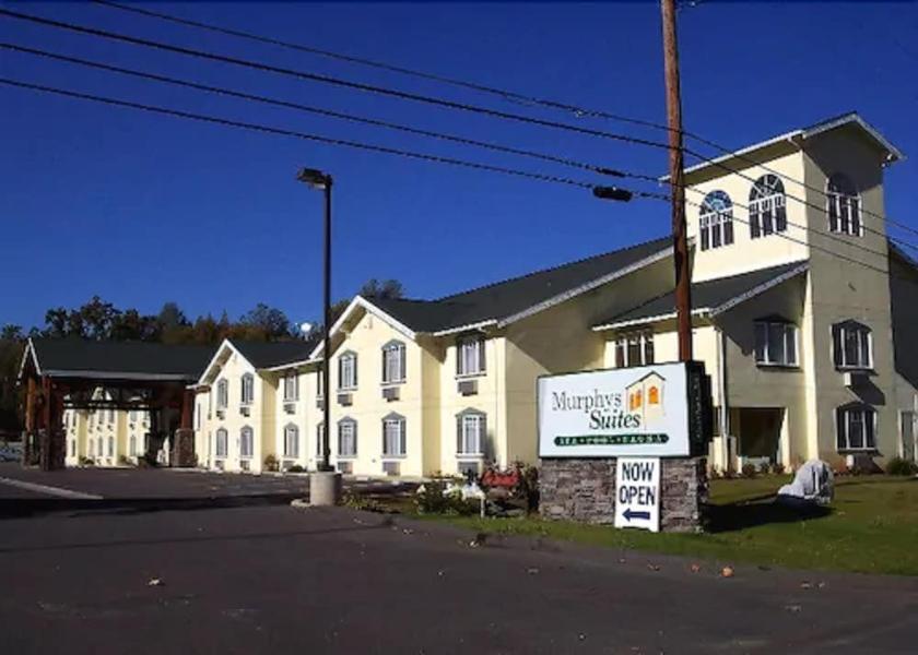 California Murphys Exterior Detail