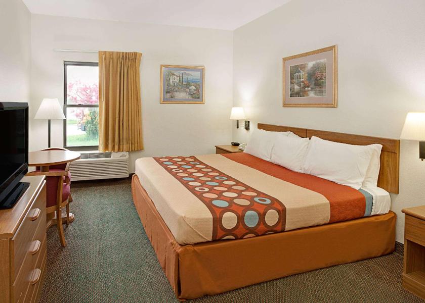 Illinois Hampshire Guestroom
