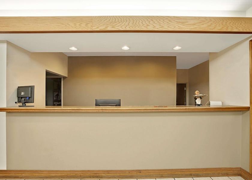 Illinois Hampshire Lobby