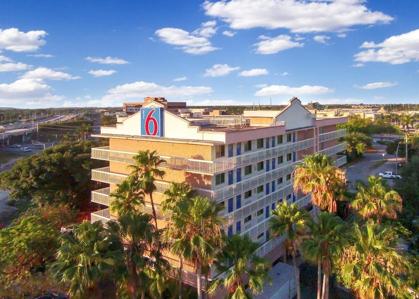 Florida Cutler Bay Exterior Detail