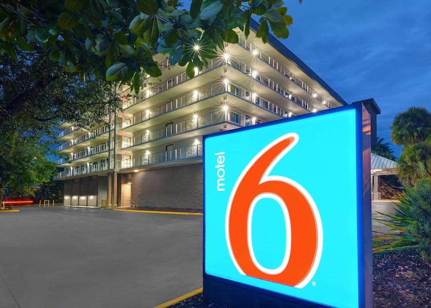 Florida Cutler Bay Exterior Detail