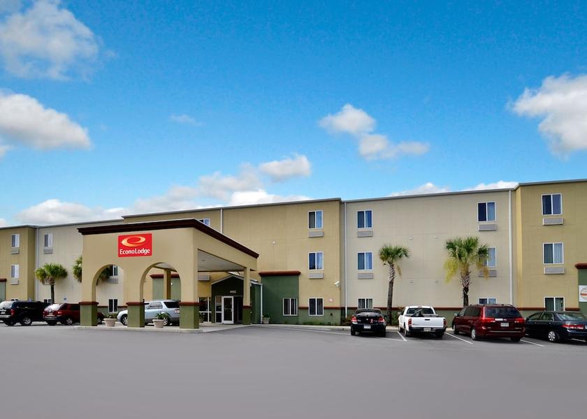 Georgia Valdosta Exterior Detail