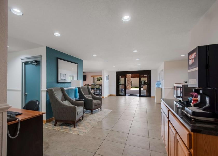 West Virginia Berkeley Springs Lobby