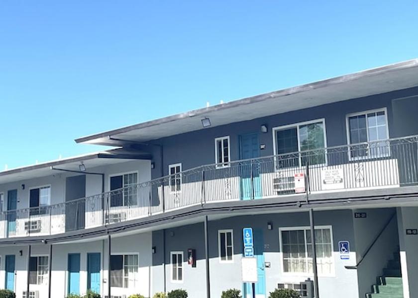 California Redding Exterior Detail