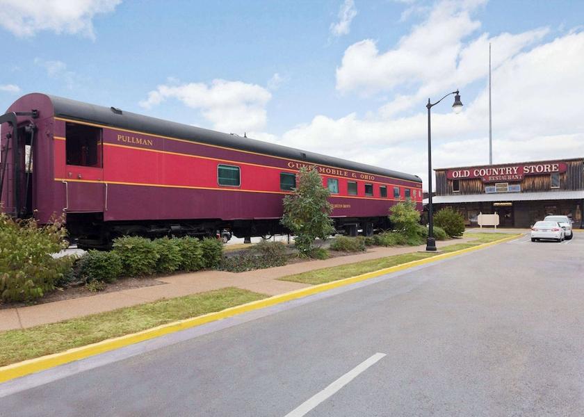 Georgia Jackson Exterior Detail