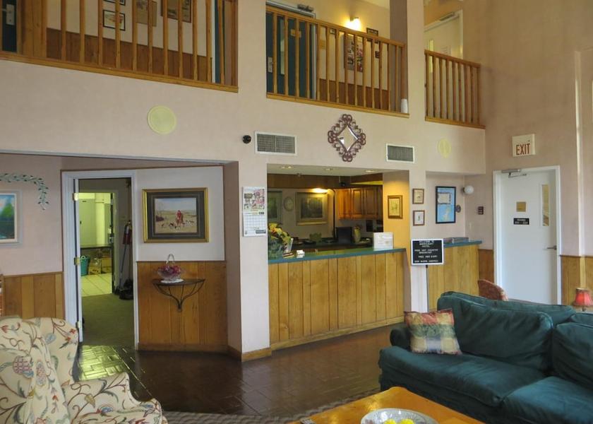 Tennessee Mountain City Lobby