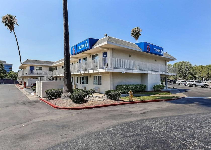 California Pleasanton Exterior Detail