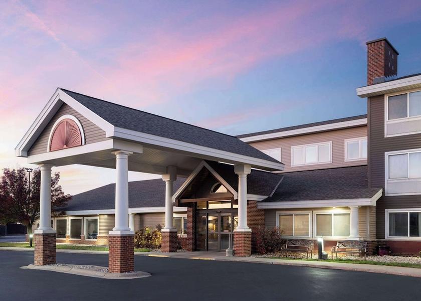 Wisconsin Beaver Dam Exterior Detail