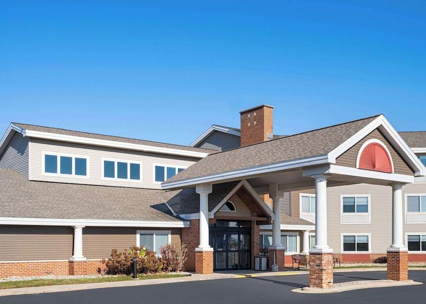 Wisconsin Beaver Dam Exterior Detail