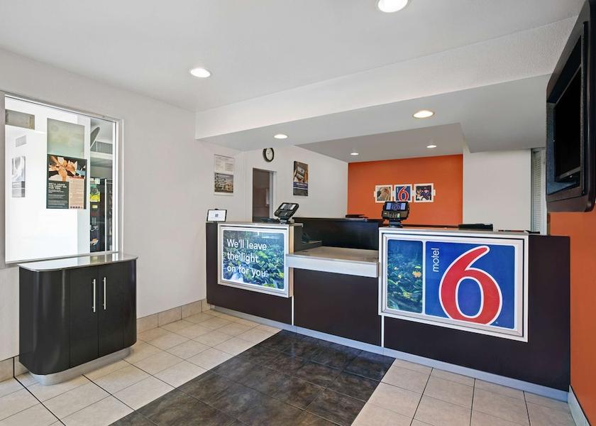 Oregon Troutdale Lobby