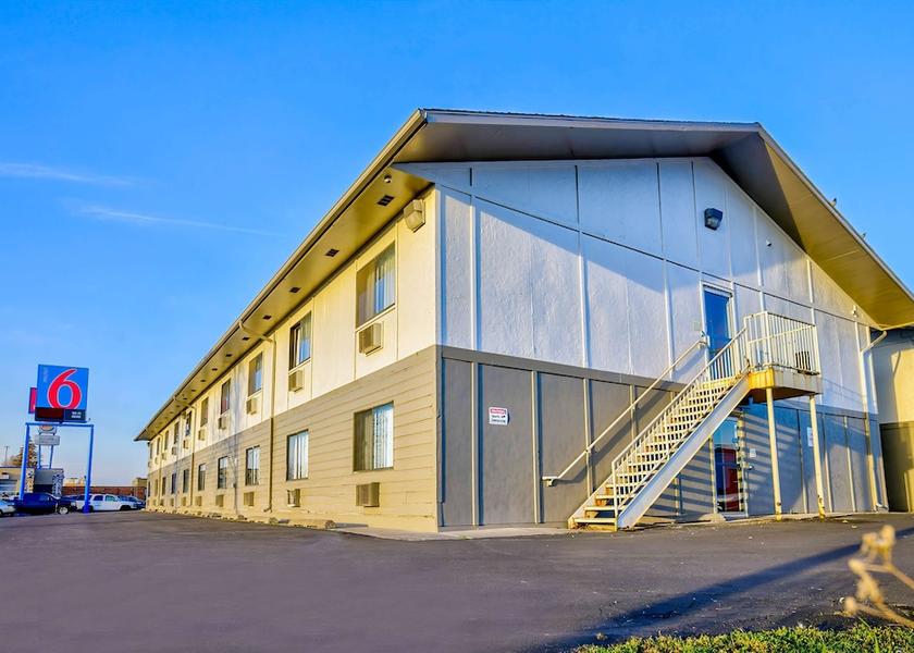 Georgia Duluth Exterior Detail