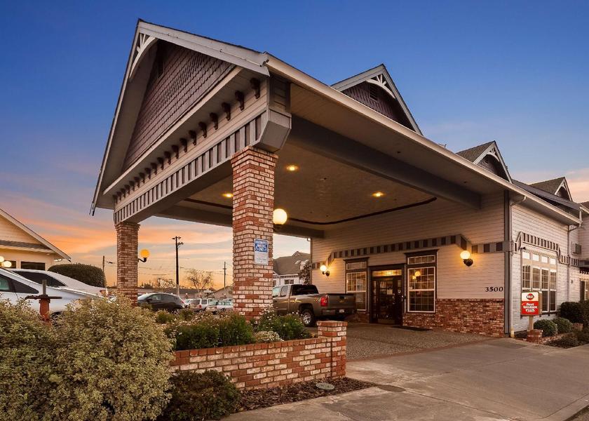 California Eureka Hotel Exterior