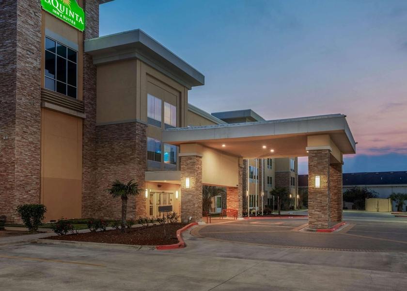 Texas Beeville Exterior Detail