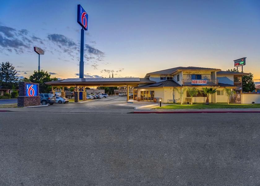 California Anderson Exterior Detail
