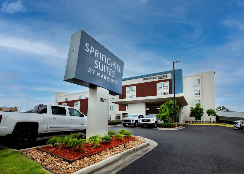 Louisiana Gonzales Exterior Detail