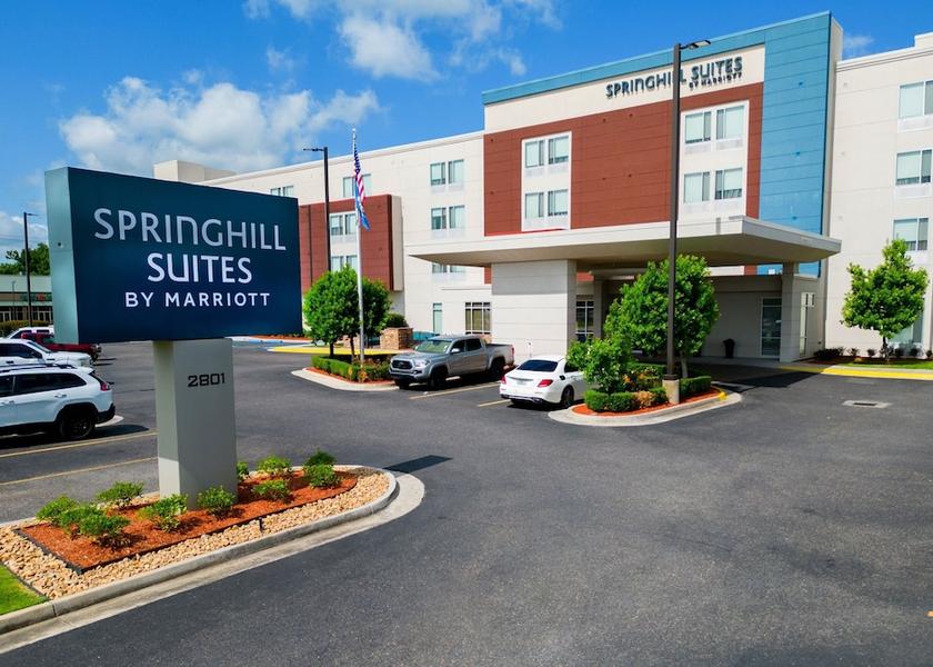 Louisiana Gonzales Exterior Detail