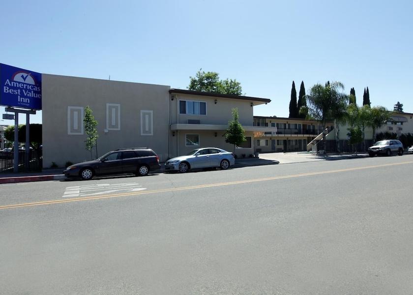 California Visalia Exterior Detail