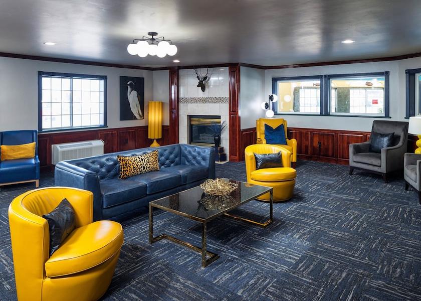 Wisconsin Green Bay Lobby