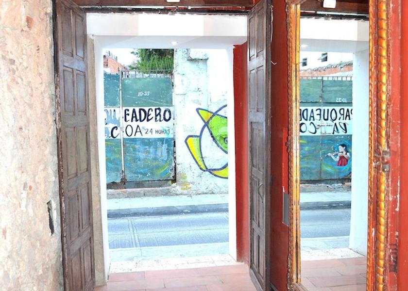 Bolivar Cartagena Interior Entrance