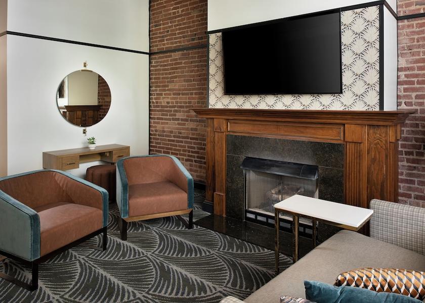 Illinois Charleston Living Area