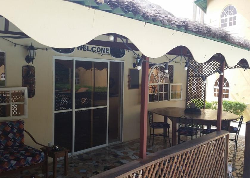  Serrekunda Interior Entrance