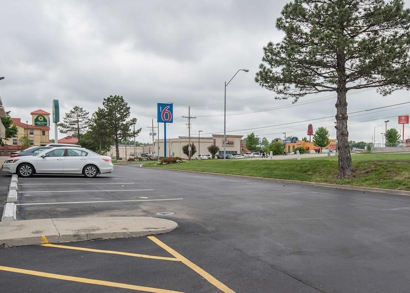 Missouri Kansas City Exterior Detail