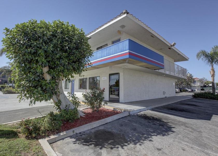 California Corona Exterior Detail