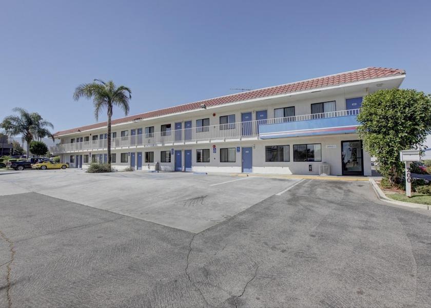 California Corona Exterior Detail