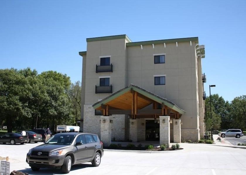 Kansas Manhattan Facade