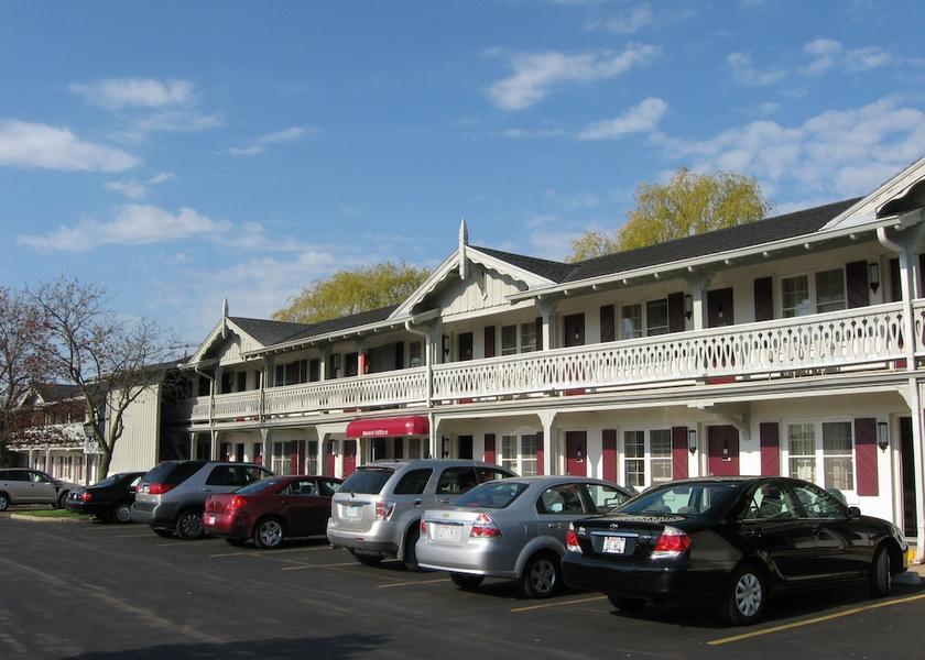 Wisconsin Mequon Exterior Detail