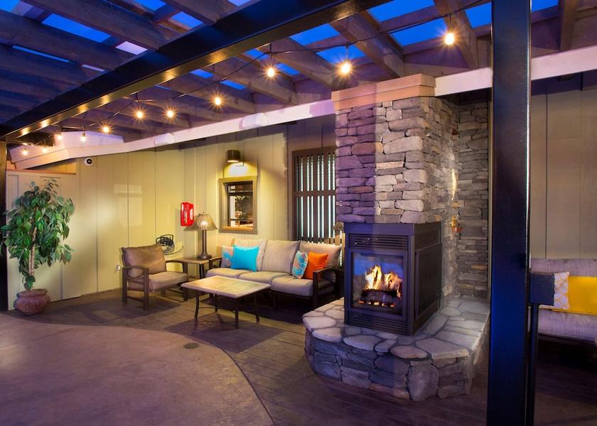 California Eureka Pool