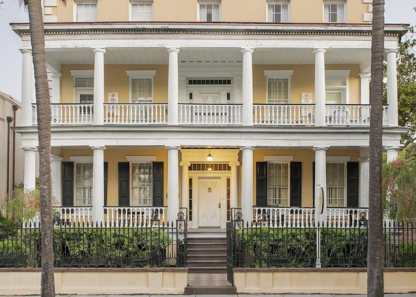 Illinois Charleston Entrance