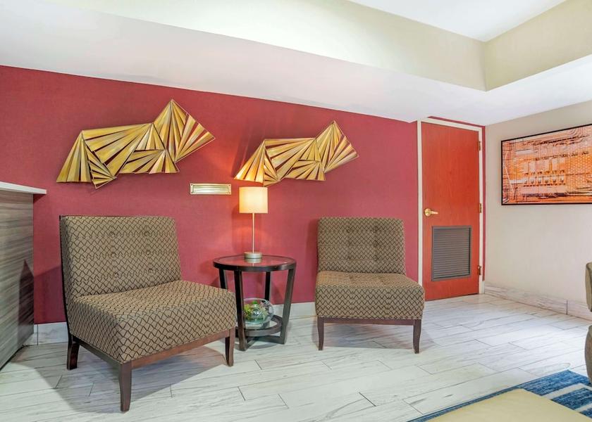 Alabama Gardendale Lobby