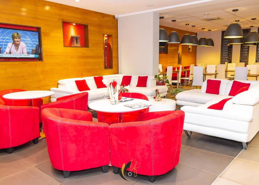 Shared lounge/TV area